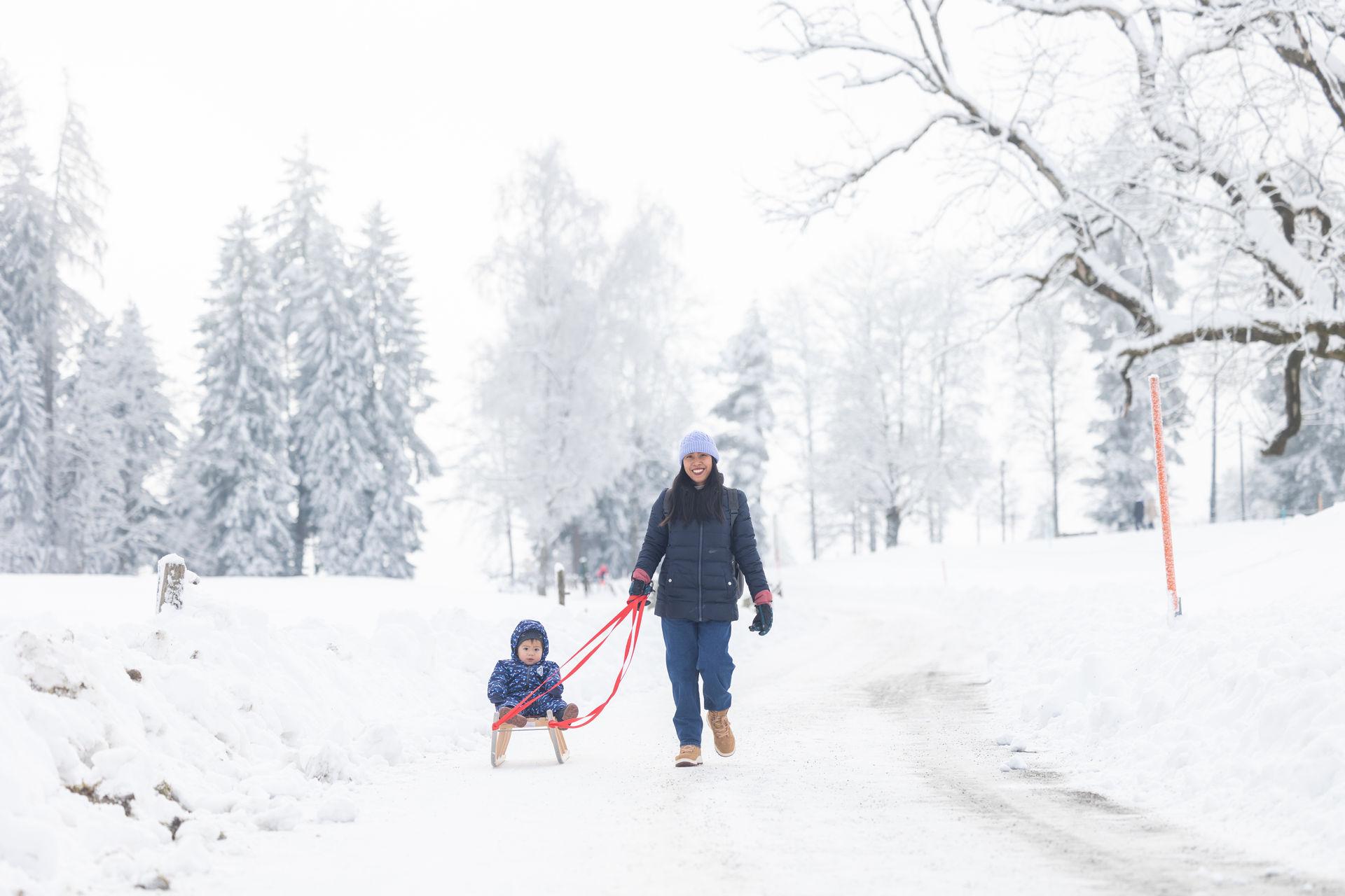 Vater und Kind am wandern