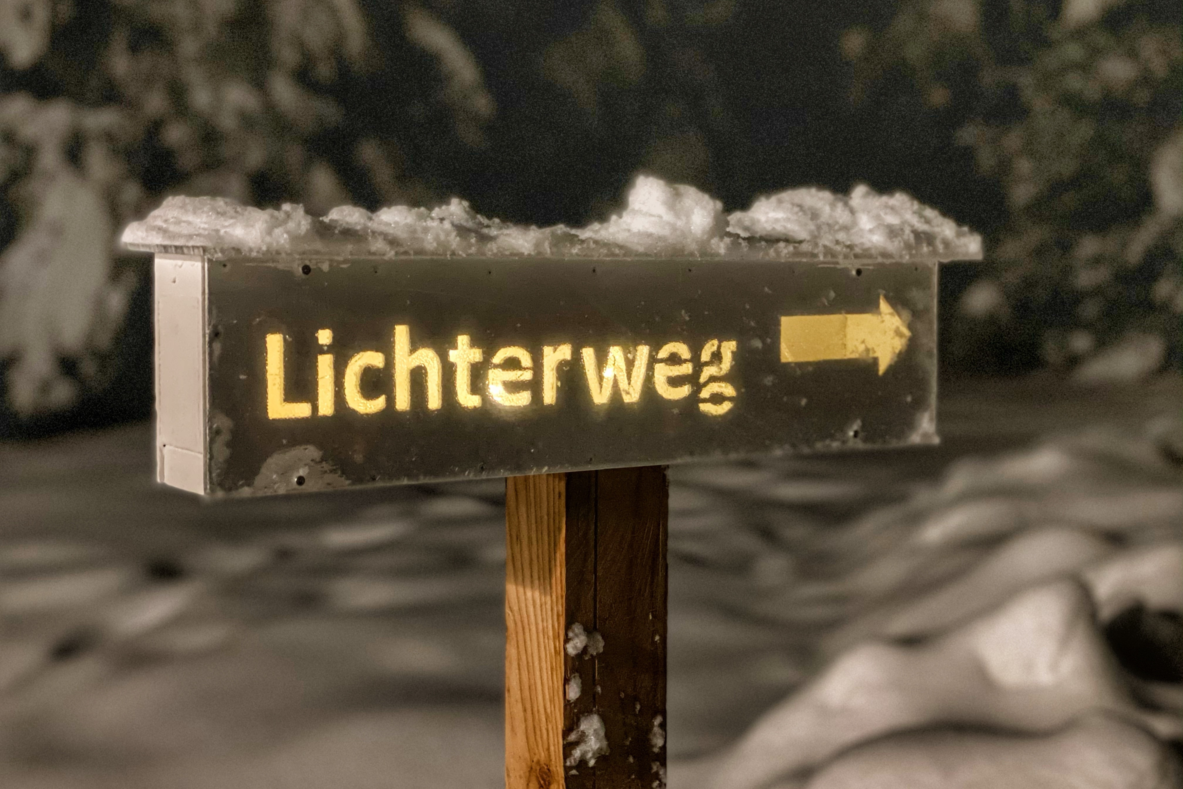 Lichterweg Schild auf dem Zugerberg