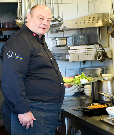 Vordergeissboden Restaurant Koch in der Küche